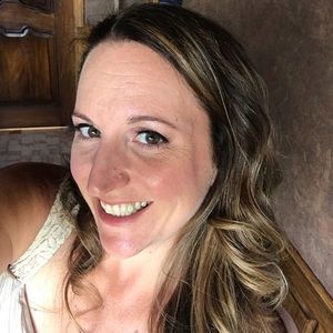 Meet your Posher, Cassandra